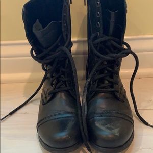 Combat boots
